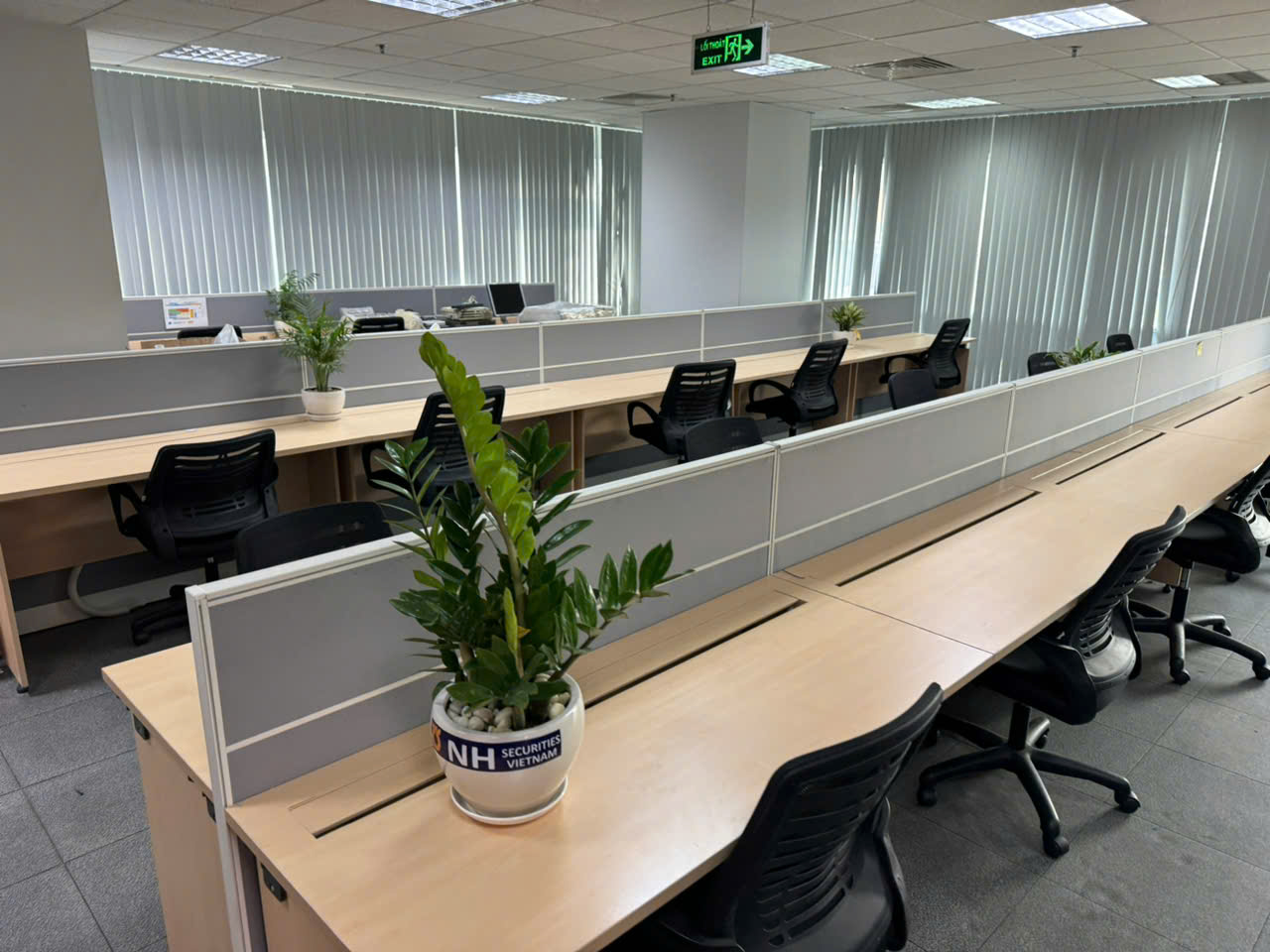 Thu mua nội thất văn phòng quận Tân Phú