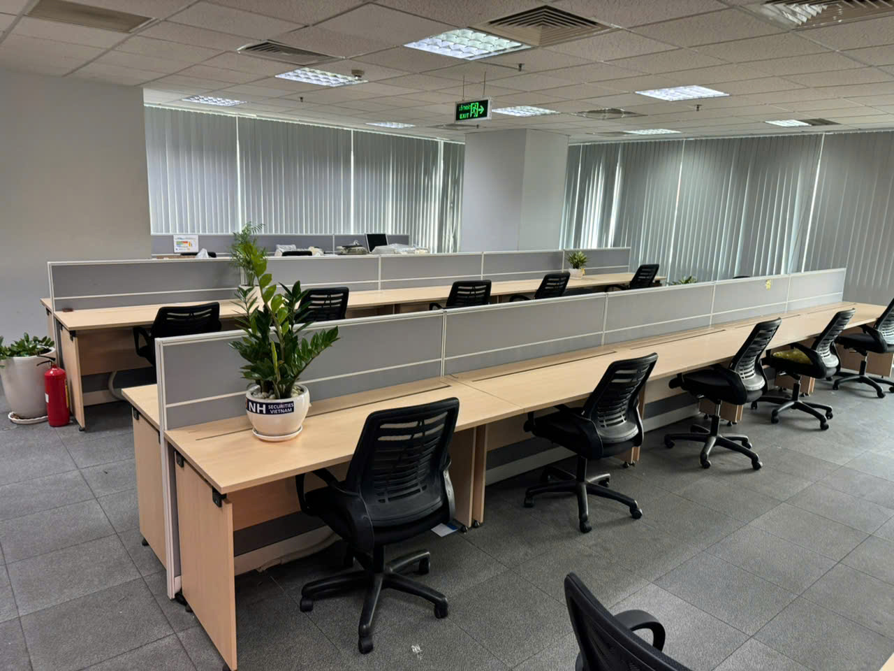 Thu mua bàn làm việc văn phòng quận Tân Phú